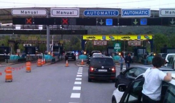 Incident entre conductors en el peatge de la C-16 a Manresa