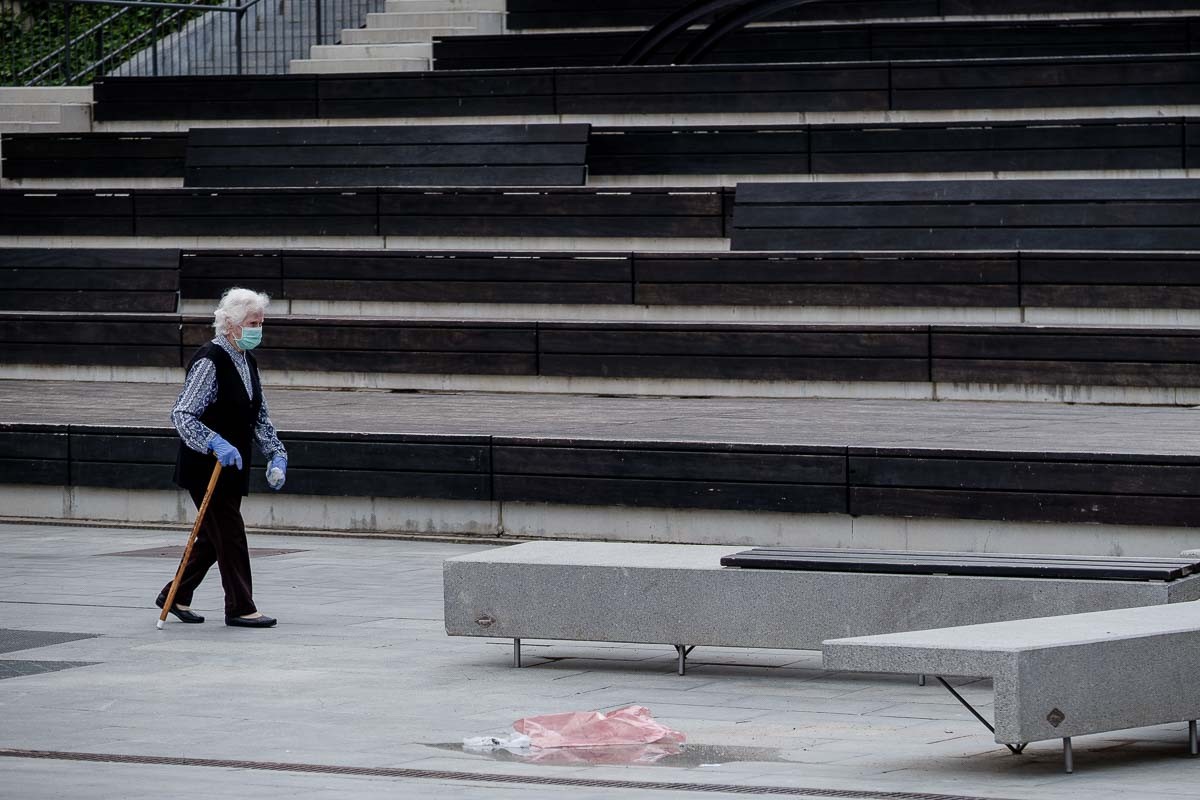 Mercat del dilluns a la plaça Fra Bernadí de Manlleu. - Adrià Costa