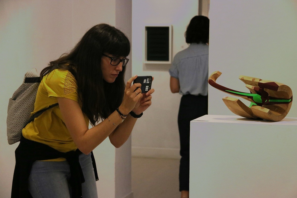 Tornar a les galeries d'art: sense inauguracions i a distància de les obres