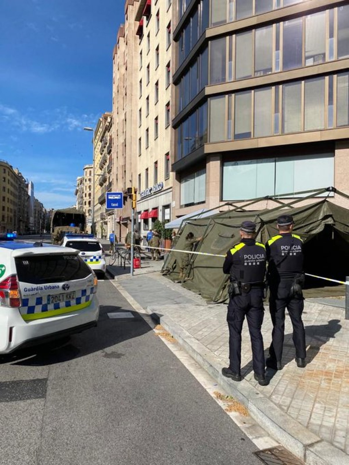 La Guàrdia Urbana de Barcelona treu pit de la seva col·laboració amb l’exèrcit