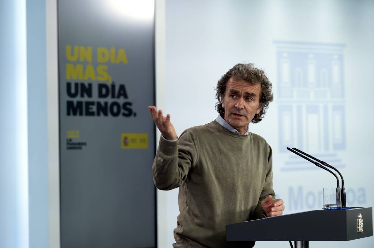 Fernando Simón admet inseguretat: «El dubte sobre si anem massa ràpids sempre hi serà»