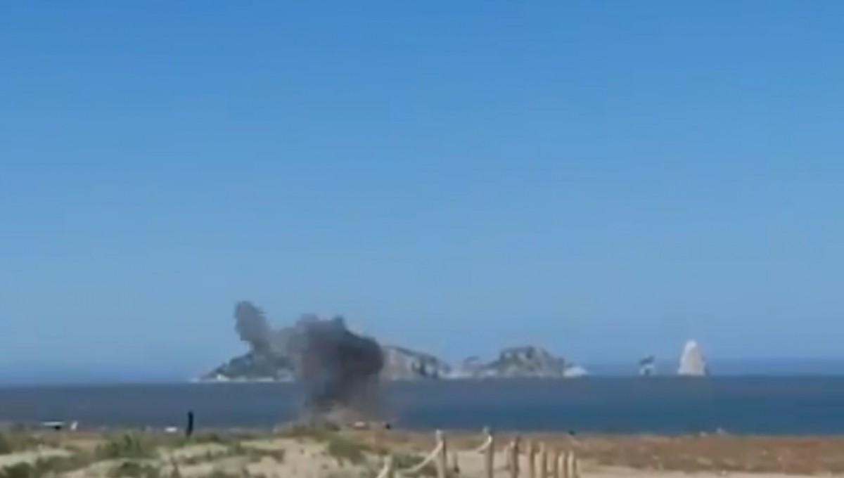 VÃDEO Els TEDAX detonen una bengala de maniobres militars a la platja de Pals