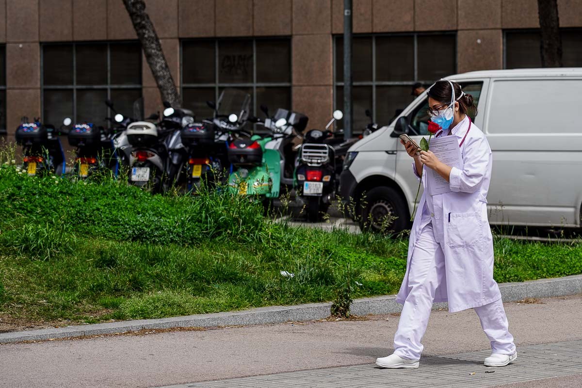 Barcelona ensenyarà català als sanitaris que no el dominin, i engegarà 67 accions més per la llengua 