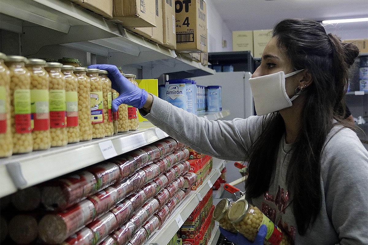 Creix un 50% el nombre de famílies que recorren al Banc dels Aliments per la crisi del coronavirus a Balaguer - Anna Berga/ACN