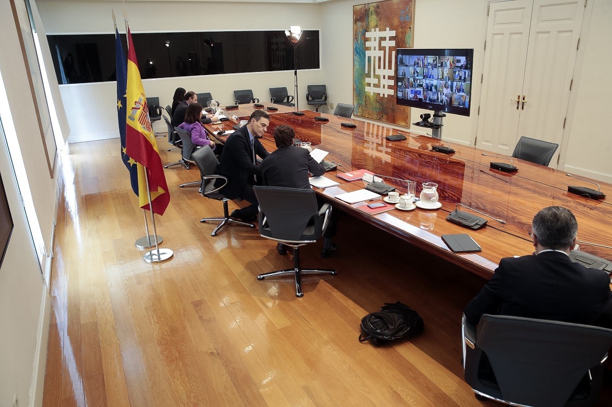 El govern espanyol té sobre la taula permetre la pràctica d'esport i els passeigs de gent gran