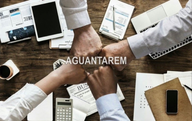 VÃDEO Neix «Aguantarem», la versió catalana del «Resistiré»