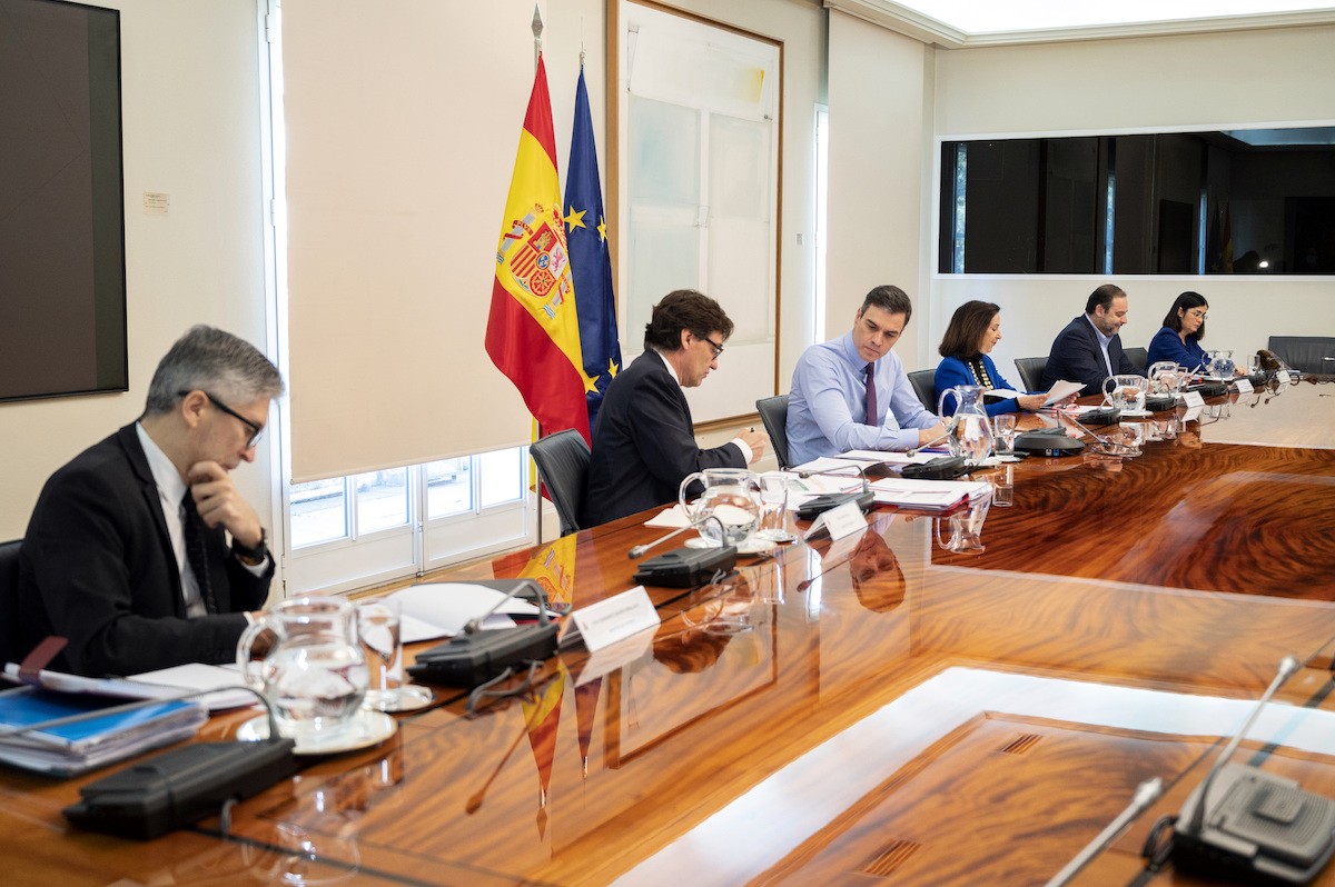 Pedro Sánchez i els ministres en la reunió amb els presidents autonòmics - ACN
