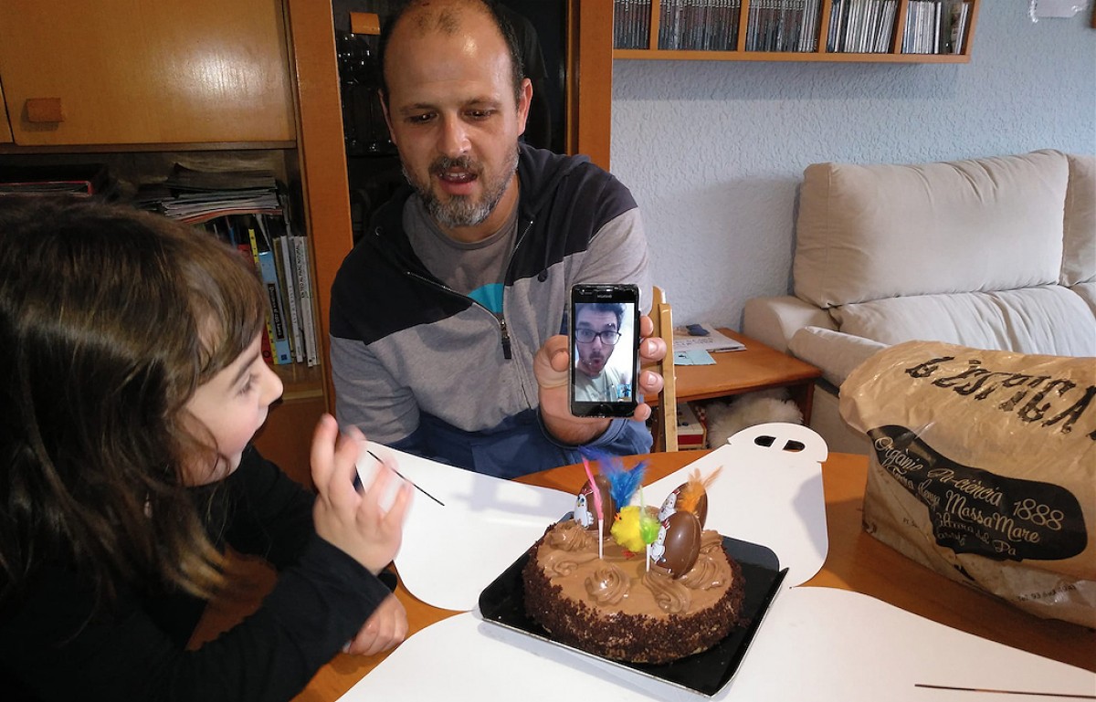 Una videtrucada amb el padrí en rebre la mona - Aida Moral