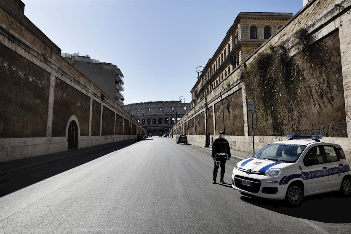 Un carrer desert de Roma - Europa Press