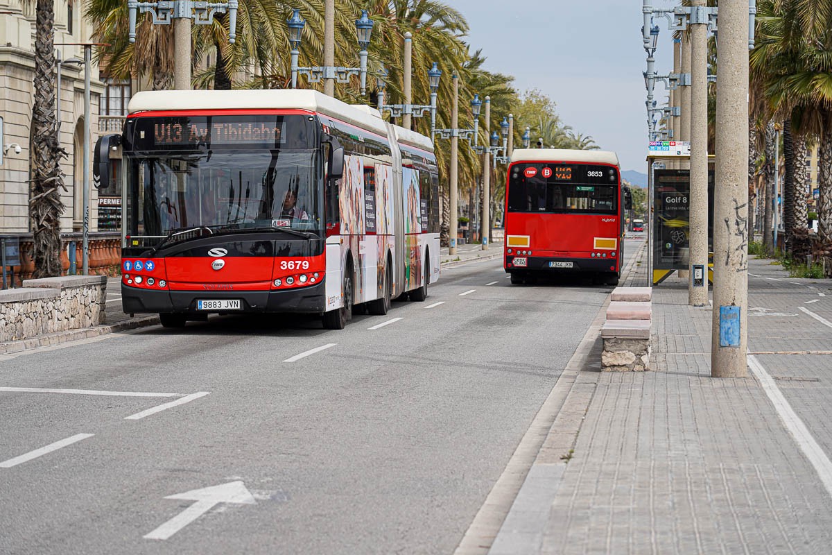 Barcelona retira tres autobusos de 800.000 euros: «Ja estan amortitzats»