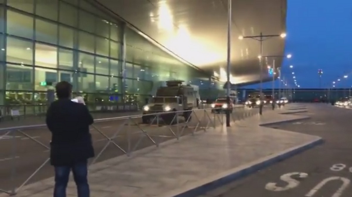 VÃDEO L'exèrcit ja és a Catalunya per tasques de desinfecció a l'aeroport del Prat