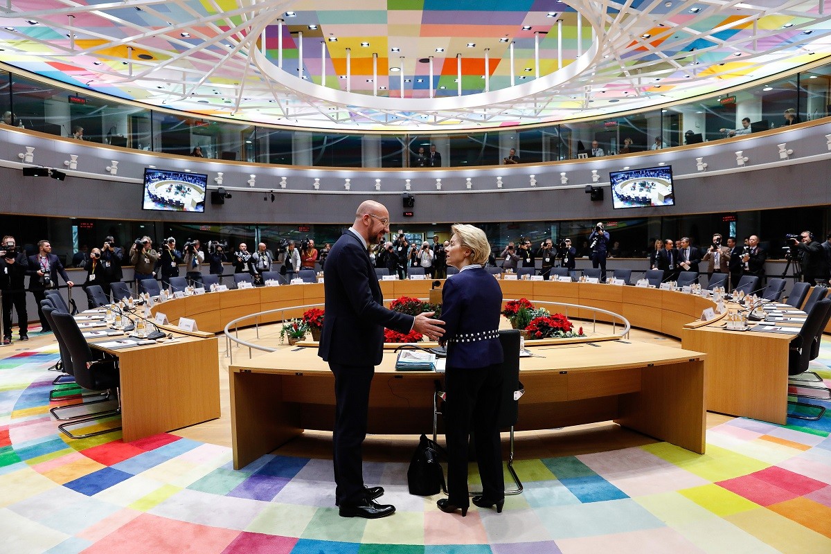 La UE manté en secret els contractes i els preus per comprar vacunes