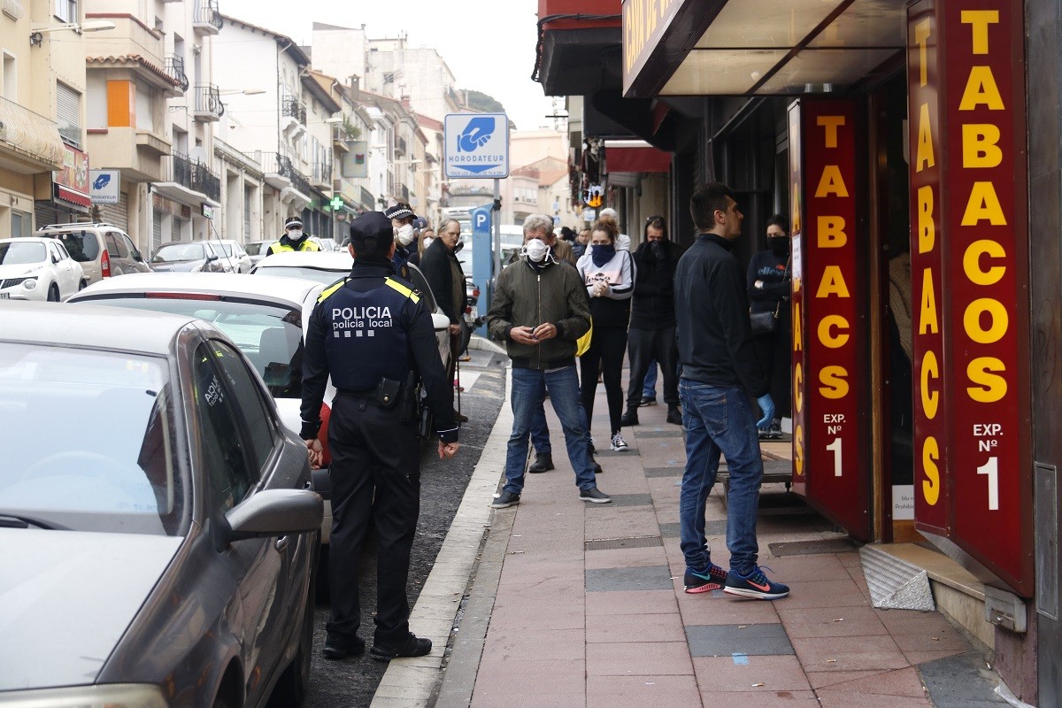 França medita tancar fronteres pels brots de coronavirus a Catalunya
