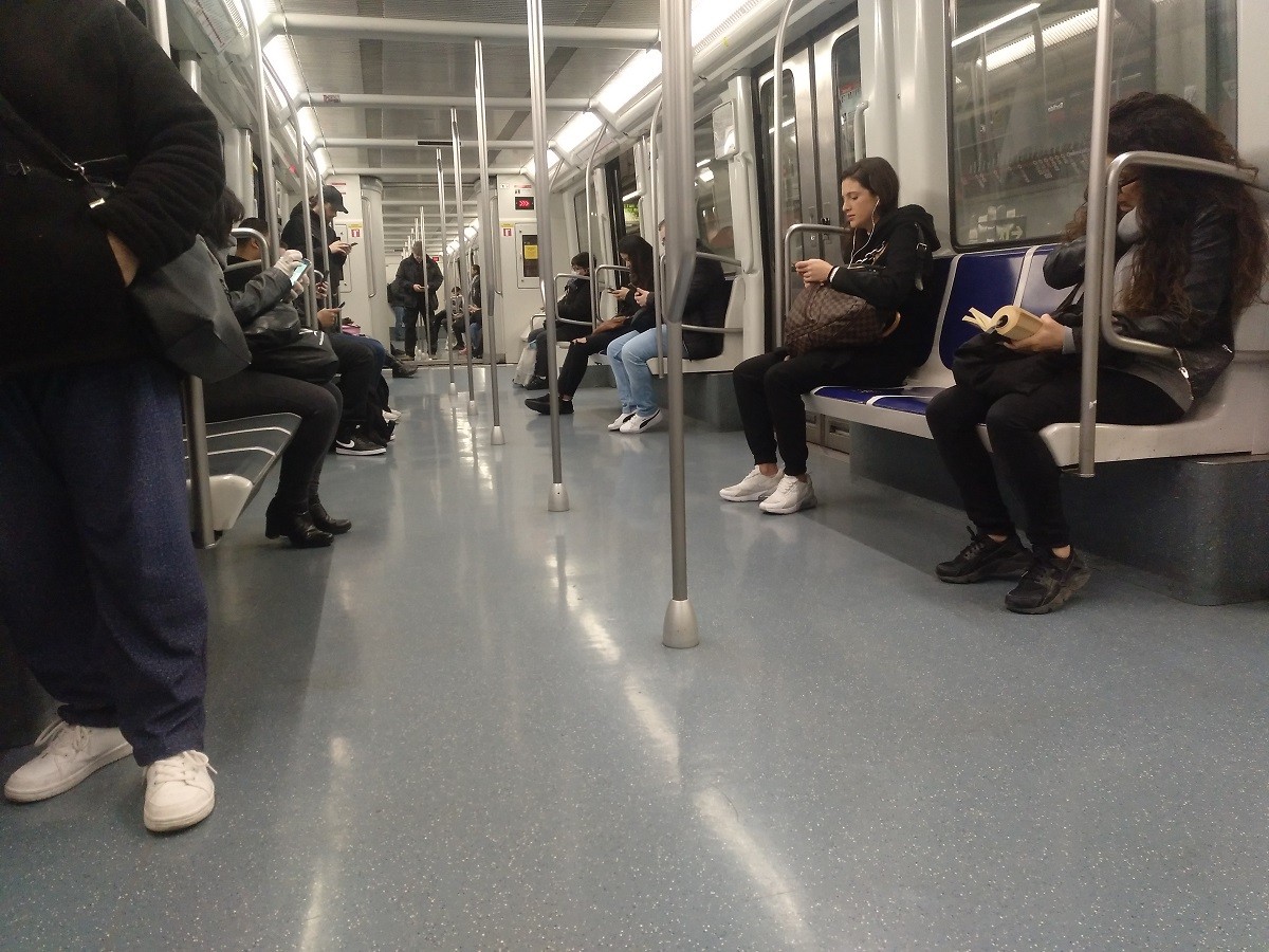 La línia 1 del metro en ple confinament - Sara González