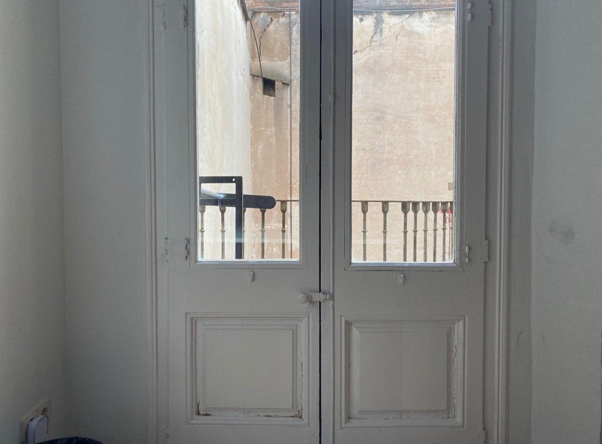 Sense visites, bona ventilació i en contacte pel mòbil: així ha de ser l'aïllament domiciliari
