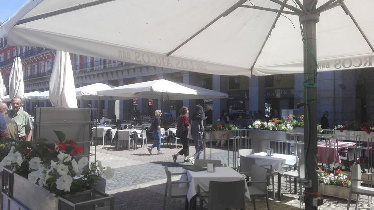 Madrid ordena el tancament de bars i restaurants