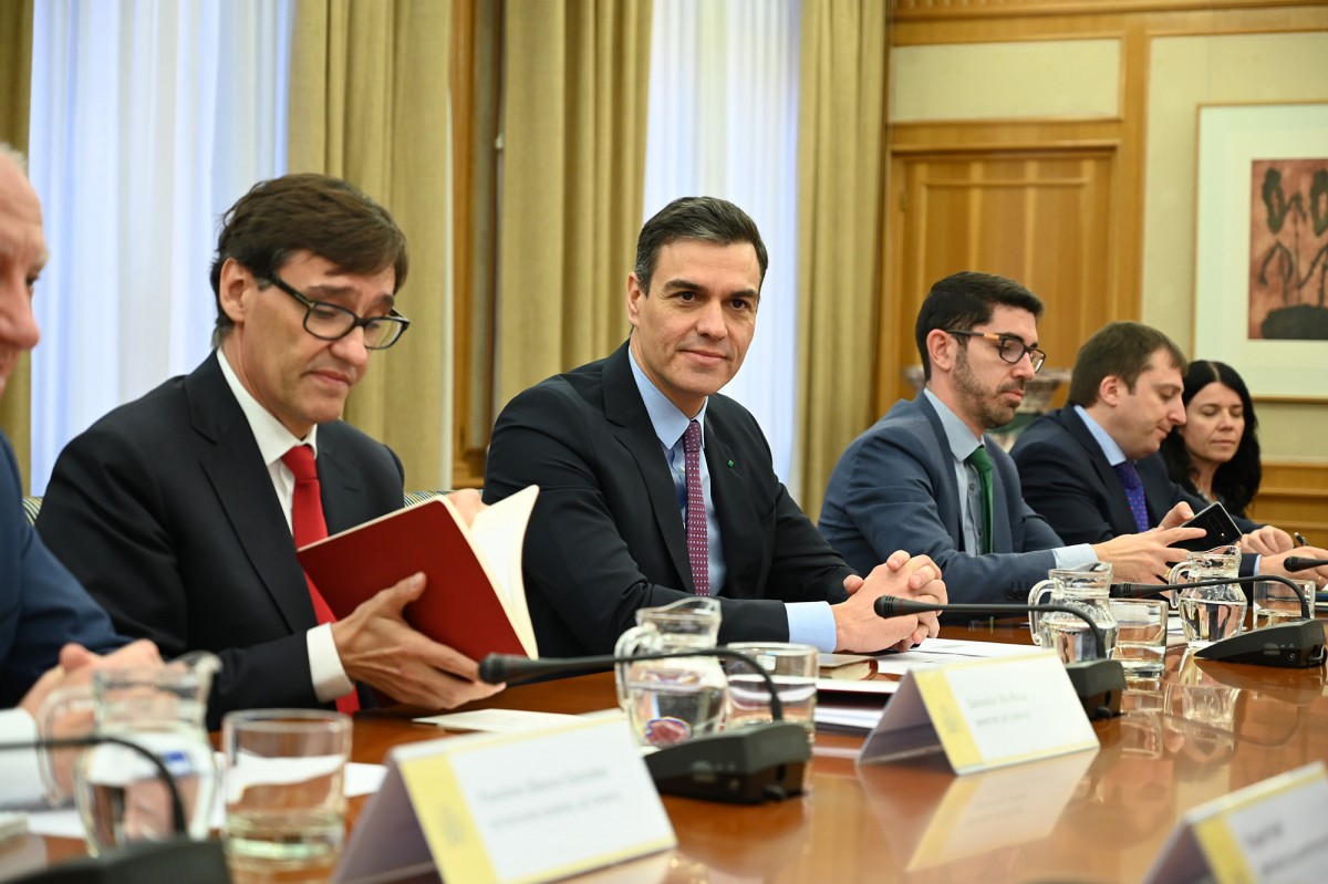 Pedro Sánchez, al costat del ministro de Sanitat, Salvador Illa, al Comité d'Avaluació i Seguimient del Coronavirus, aquest dijous - La Moncloa