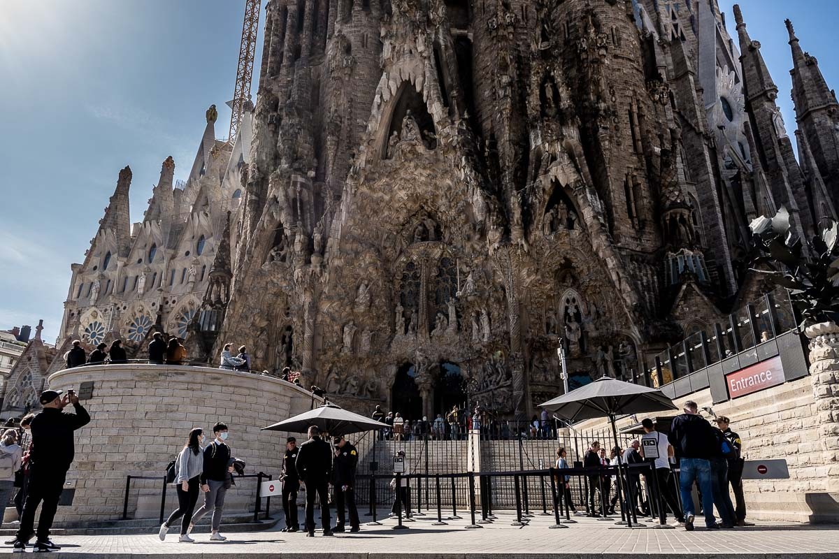«Ens hem quedat sense turistes»: el coronavirus buida la Sagrada Família