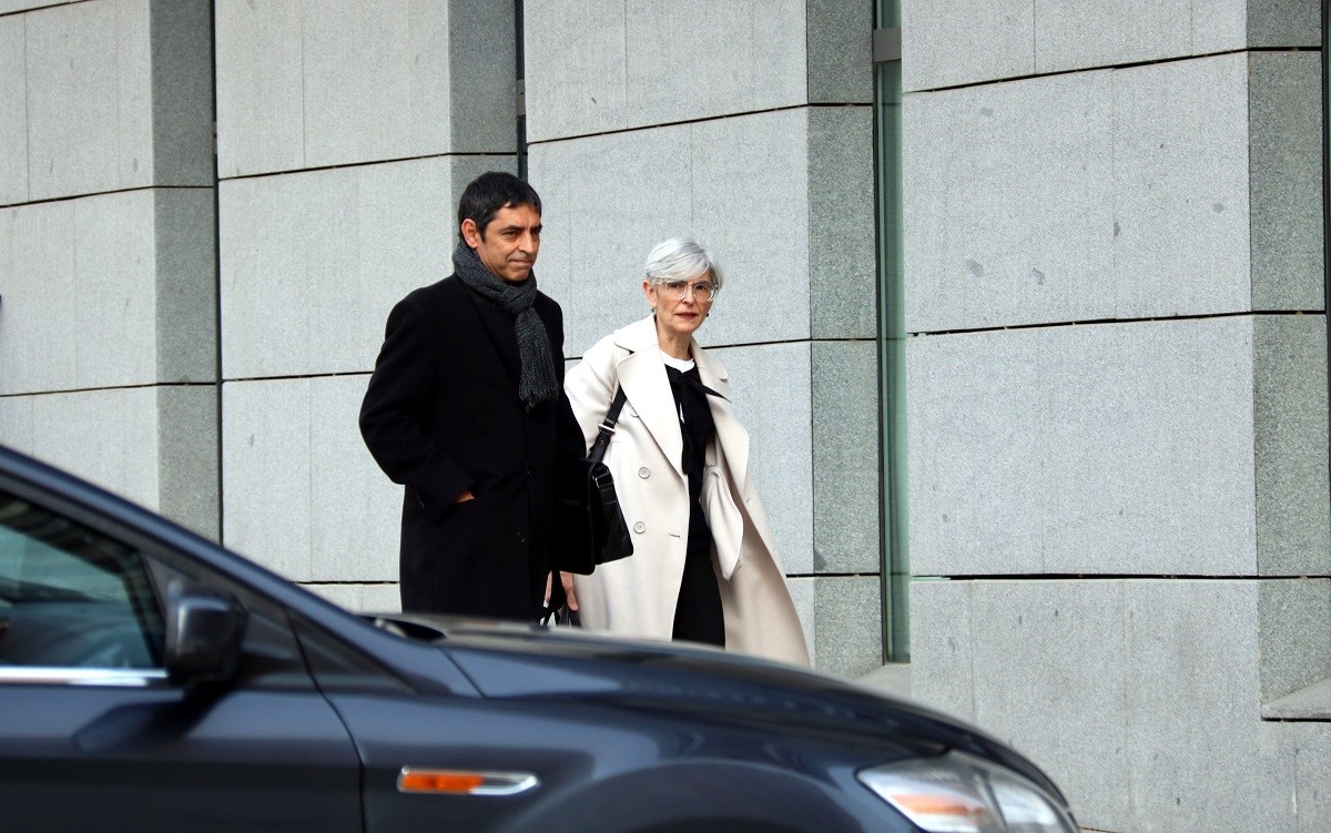 Un agent de la Guàrdia Urbana mata a trets un gos que havia atacat uns veïns