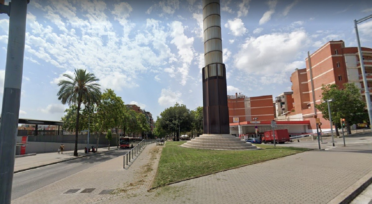 Mor un home de 86 anys en ser atropellat per un camió al districte de Nou Barris de Barcelona
