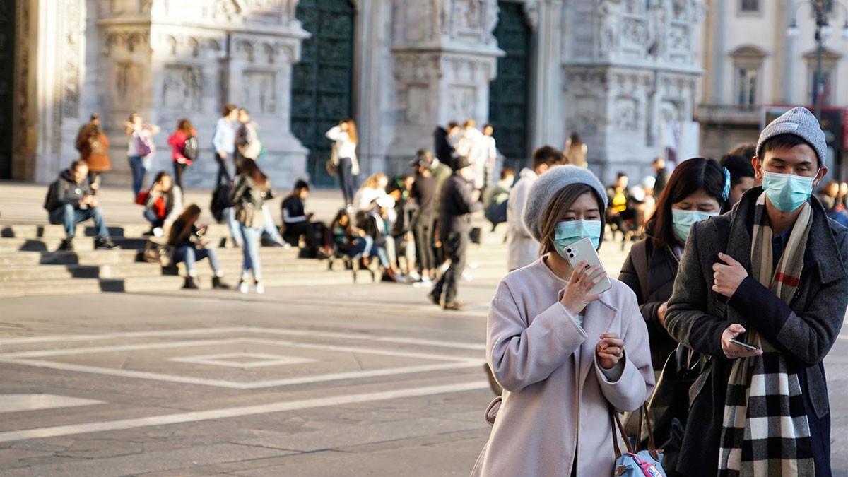 Turistes amb mascarera a Pisa - Europa Press