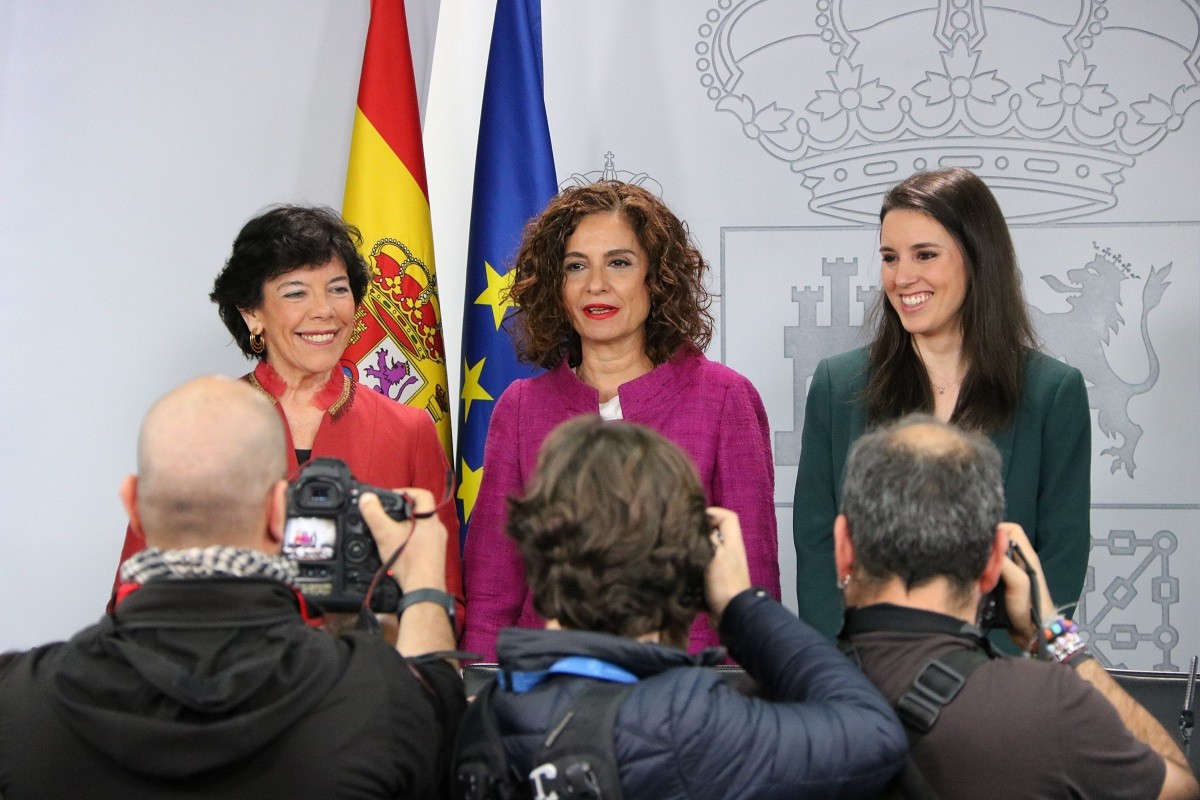L'abstenció del PSOE a la llei trans obre una nova crisi de govern a la Moncloa