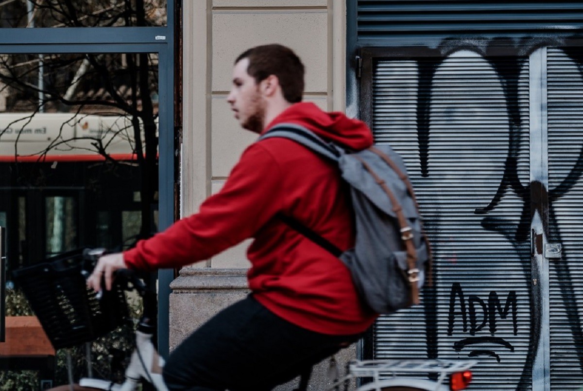 L'Ajuntament desconeix què passa darrere la persiana del 20% dels locals a Barcelona