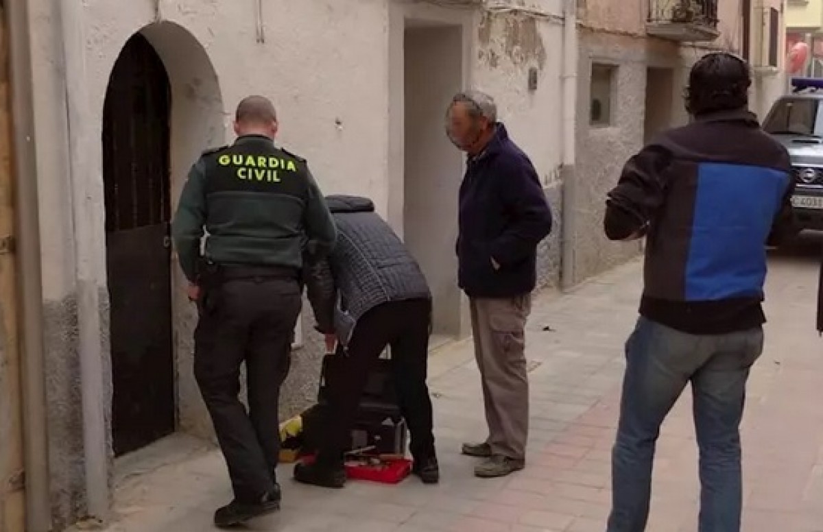 Alliberen una dona de 96 anys que havia estat tancada a casa seva per ordre d'un banc