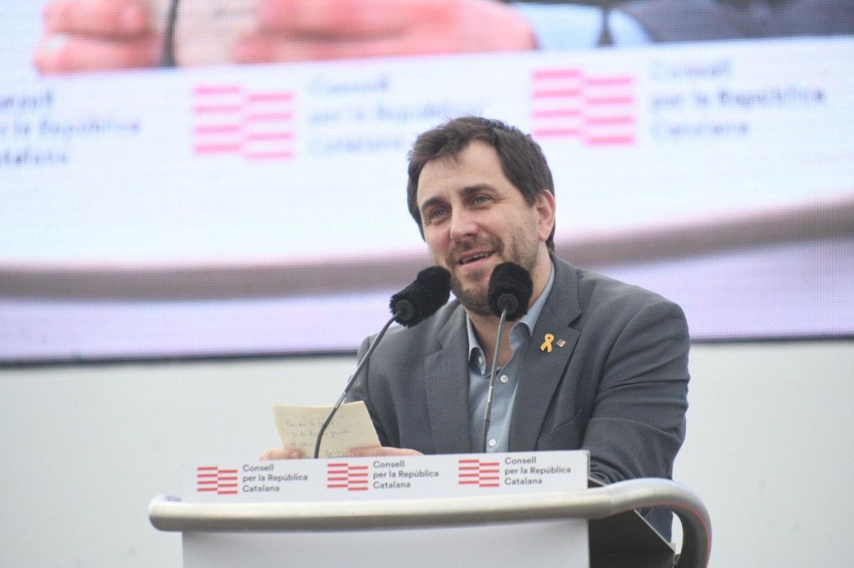 Toni Comín: «El protagonisme militar en la crisi sanitària sona molt a PP i Vox»