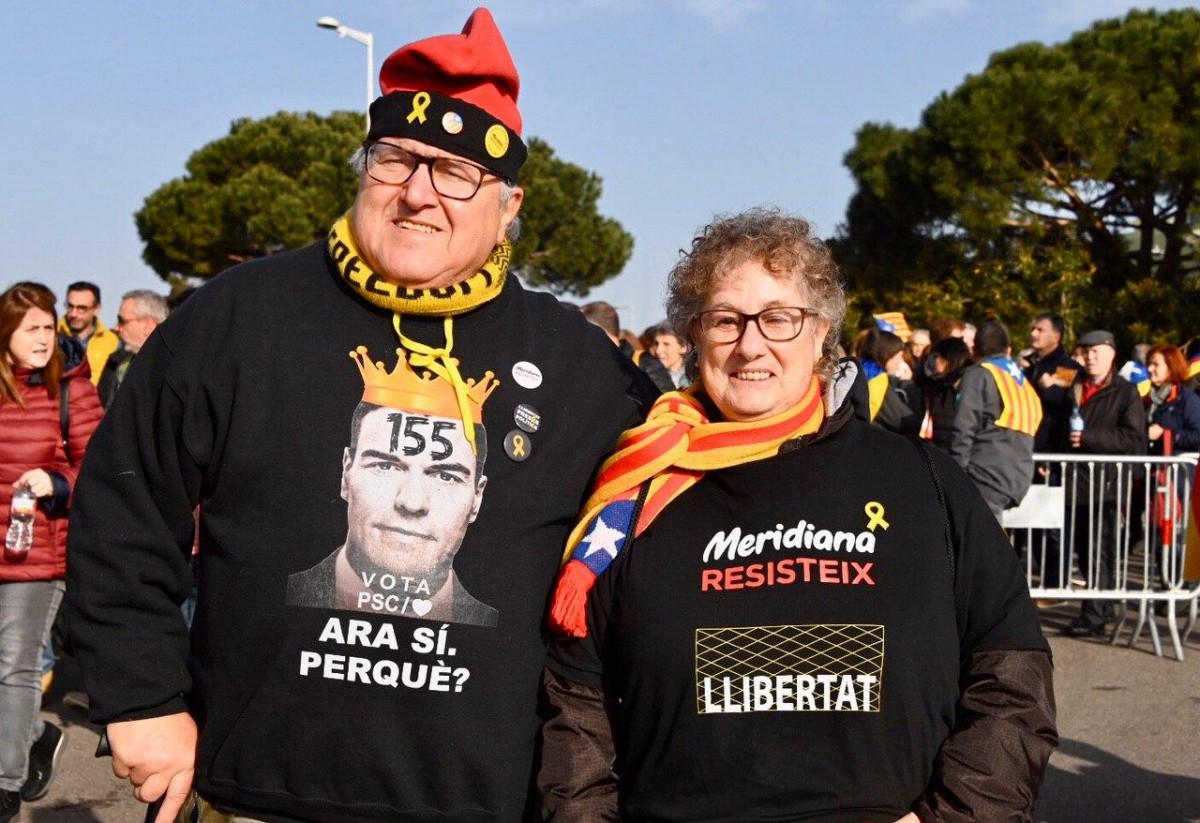 Dos manifestants independentistes a l'acte de Perpinyà - Josep M Montaner