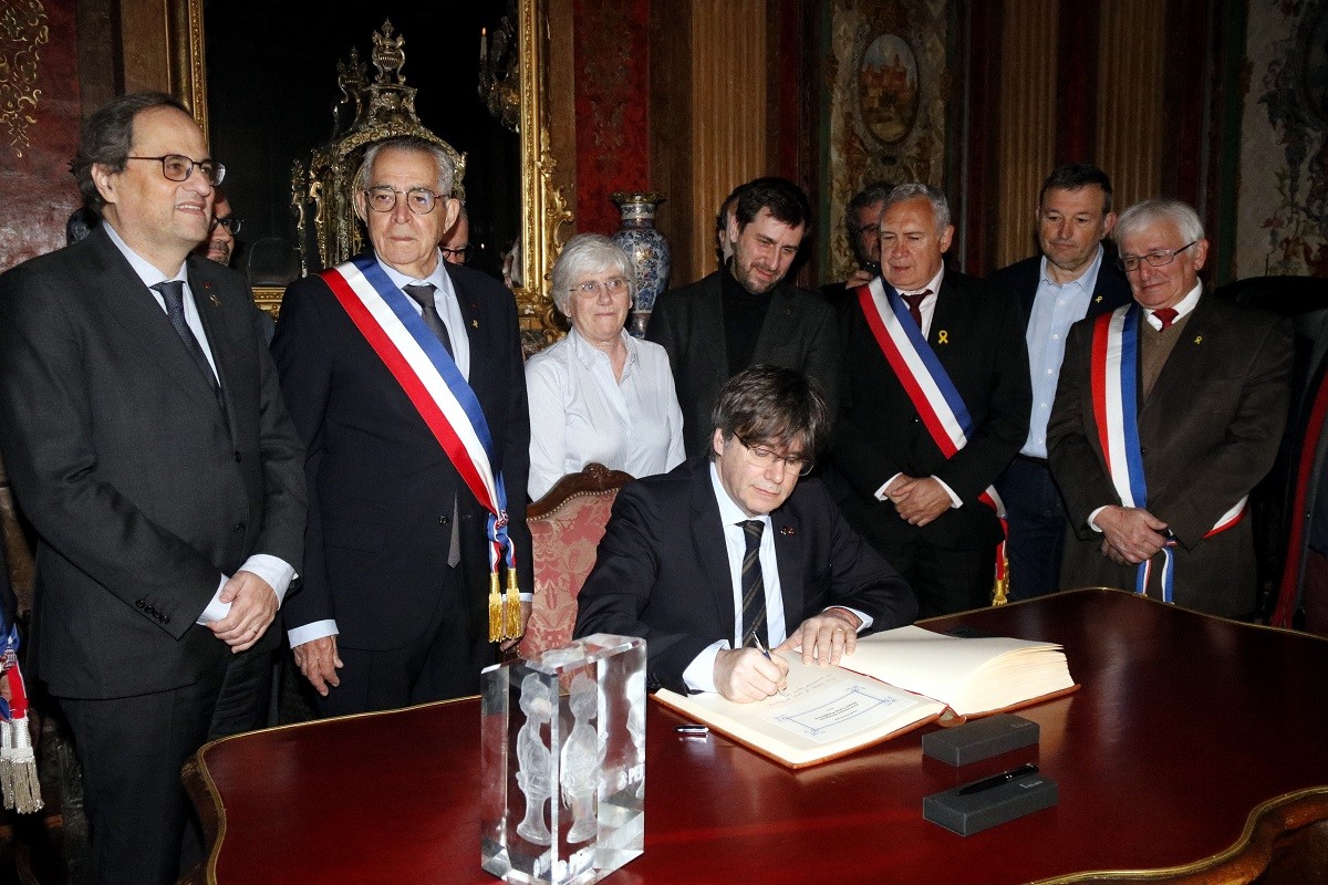 Puigdemont agraeix la solidaritat de Perpinyà: «Gràcies a vosaltres sabem que hi ha llum»
