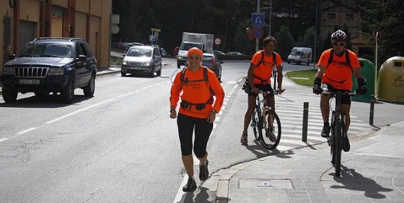 Alexandra Panayotou travessant Ripoll
                                                                             |
                                                                    Arnau Urgell - |
                                                                    