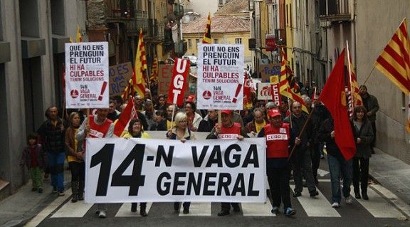 Caplaçalera de la manifestació de la vaga general a Ripoll.
                                                                             |
                                                                    Arnau Urgell - |
                                                                    