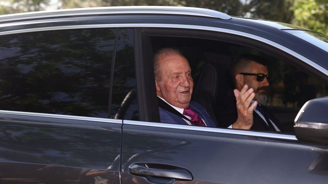 Joan Carles de Borbó torna a la Zarzuela entre retrets del govern espanyol
