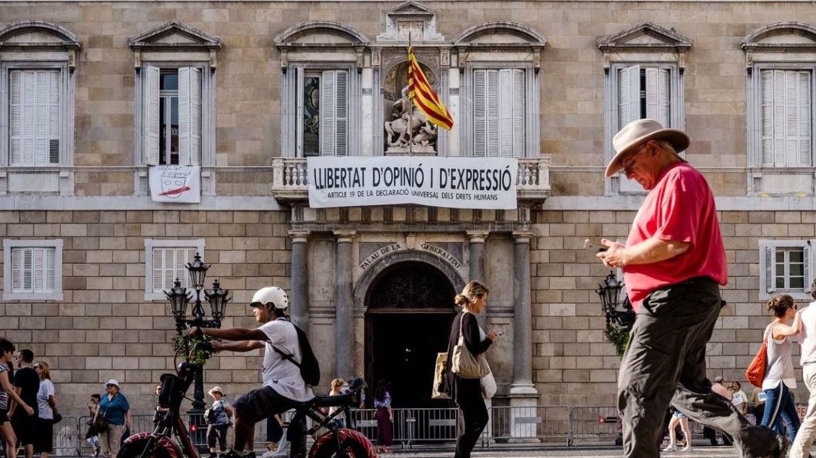Catalunya, sota l'amenaça d'una nova intervenció
