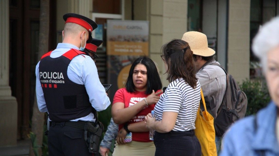 Desnonen una dona i el seu nadó d'un habitatge que abans era un narcopis