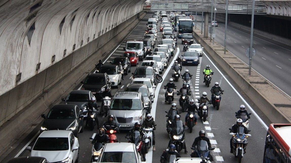 Restablerta la circulació al túnel de Glòries després d'estar tallat en sentit Besòs per un accident