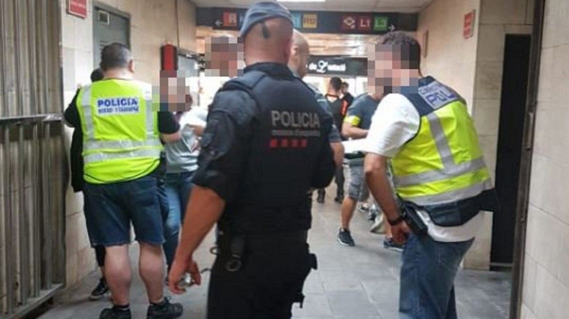 Nova macrooperació policial contra els carteristes al metro de Barcelona i Rodalies
