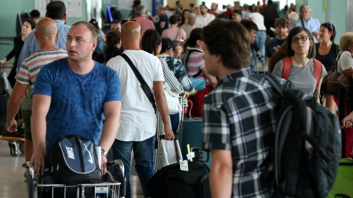 Serveis mínims del 90% per la vaga de vigilants de seguretat de l'aeroport del Prat