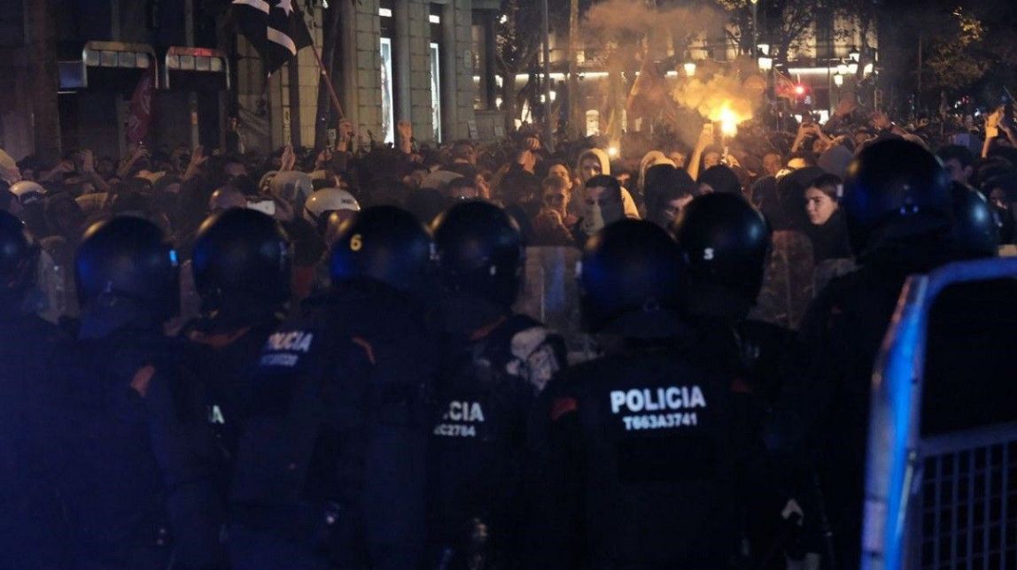 Antiavalots dels Mossos visiten a l'hospital policies espanyols ferits durant les protestes