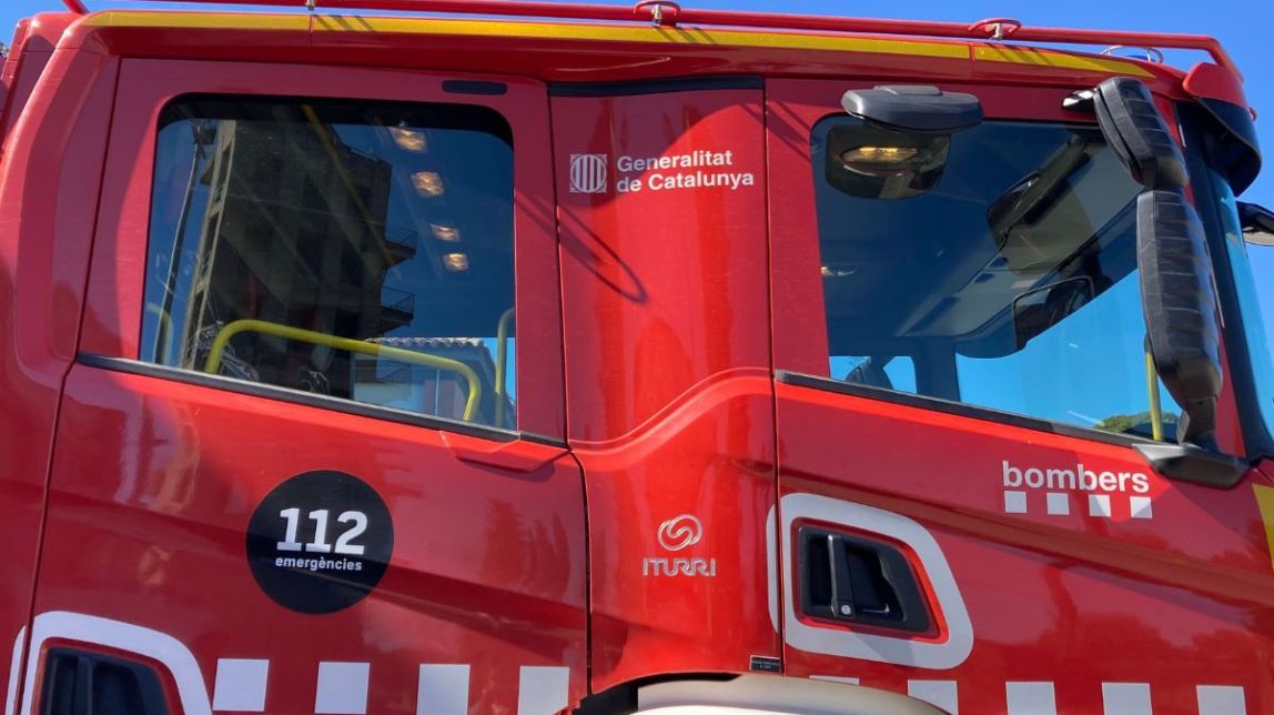 Un incendi d'una estufa d'un pis provoca un ferit lleu a l'Ametlla de Mar