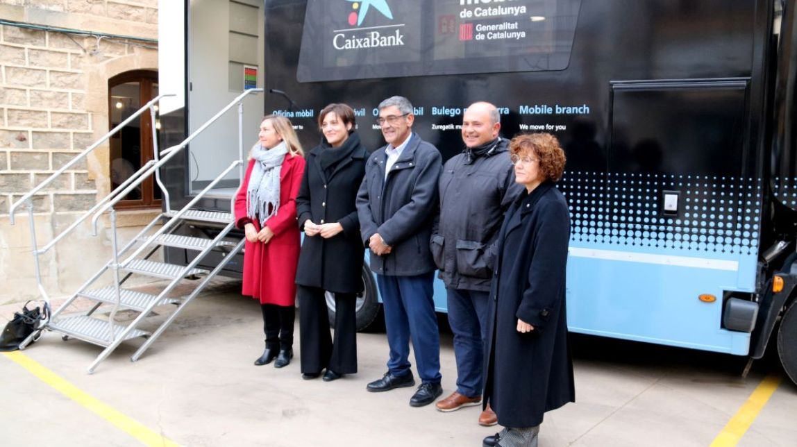 La Banca Mòbil: un nou servei per a 23 pobles de les Terres de l'Ebre sense entitat bancària