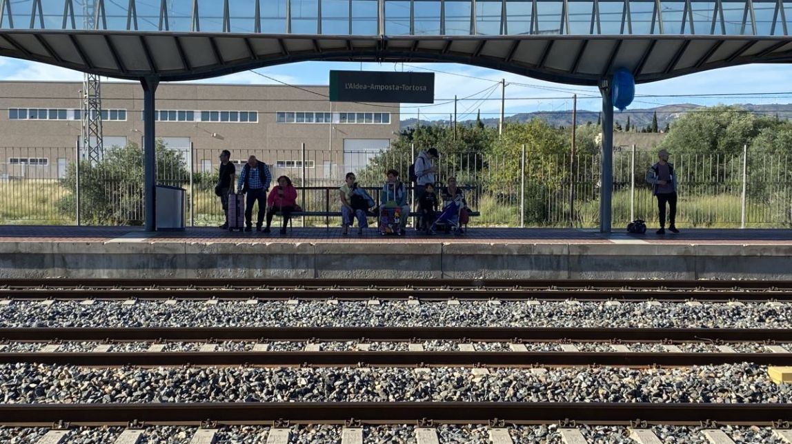 Tallades les dos línies ferroviàries que travessen les Terres de l'Ebre per la situació meteorològica