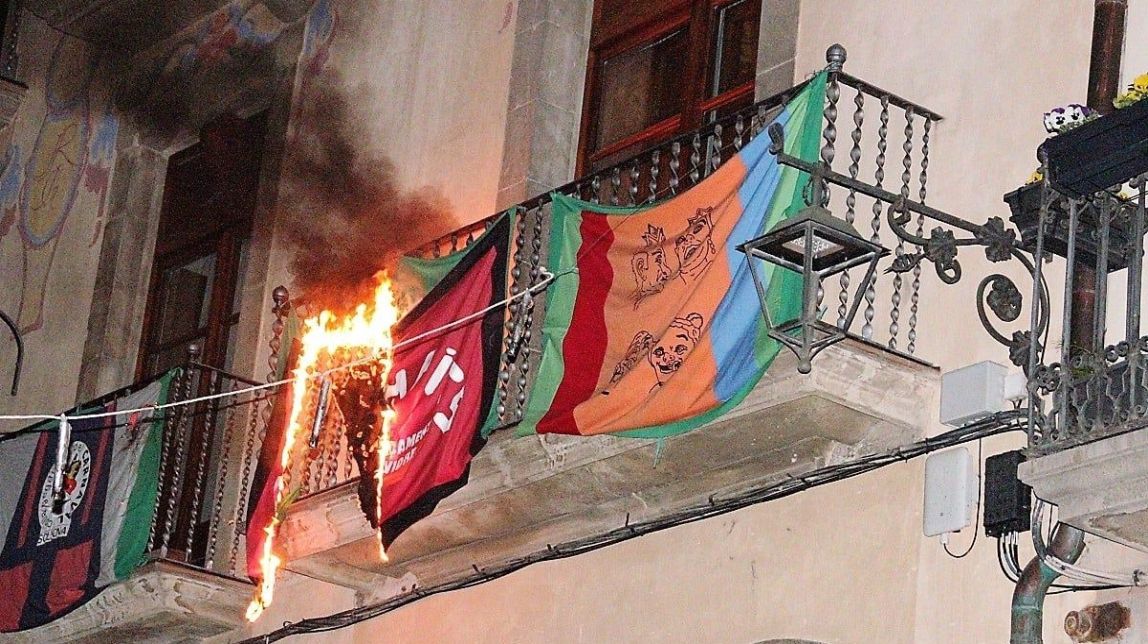 Ensurt al correfoc del Carnaval de Solsona