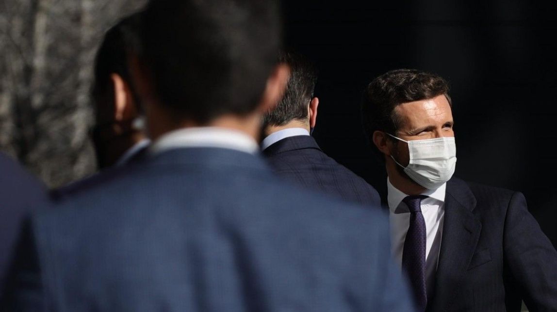 Casado expressa fidelitat a Feijóo i llança un dard contra el populisme d'Ayuso