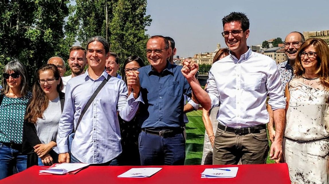 El tripartit de Lleida rubrica l'entesa i acaba amb l'«anomalia política» de 40 anys del PSC