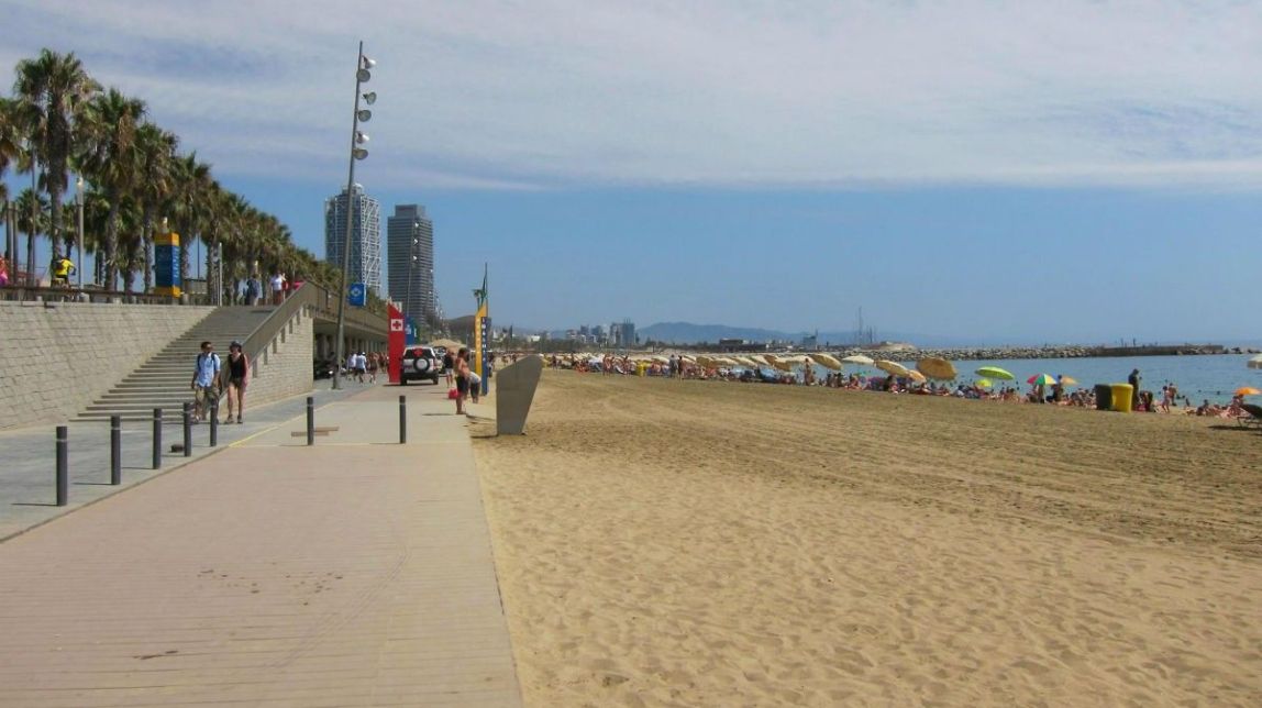 La costa de Barcelona és la segona amb més abocaments de plàstic al Mediterrani