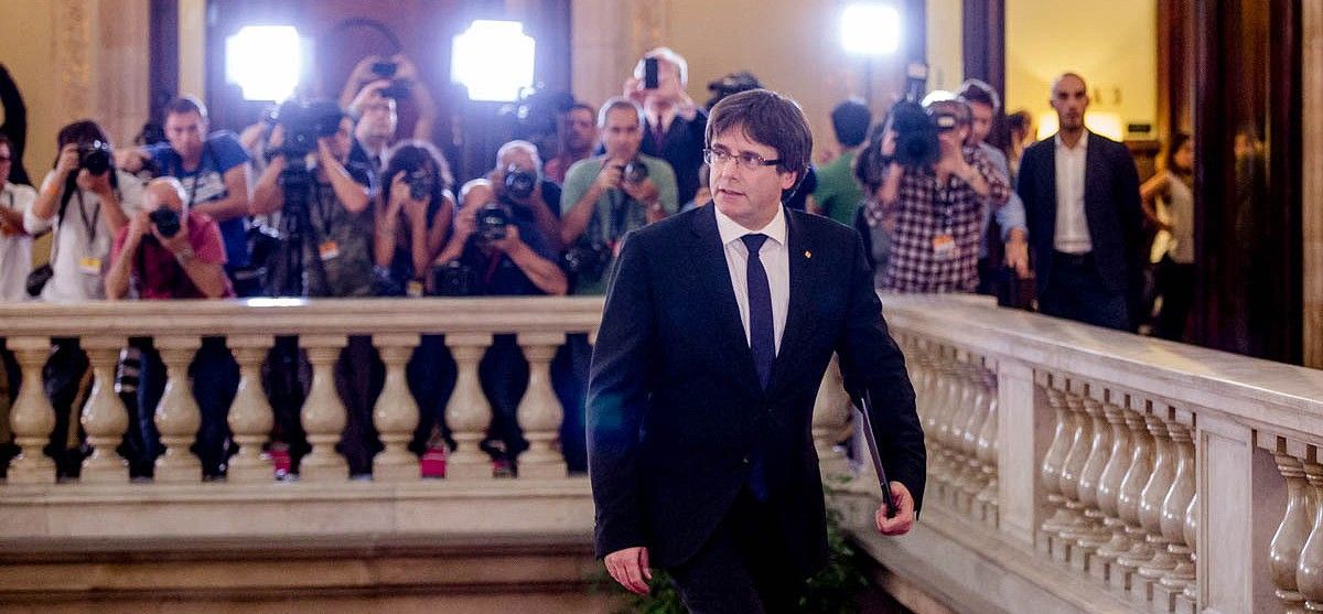 La majoria independentista esquiva les pressions i s'inclina per proclamar la República