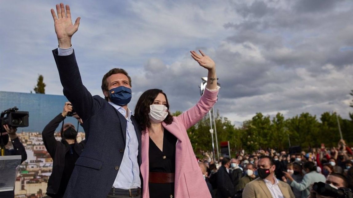 Ayuso declara públicament la guerra a Casado