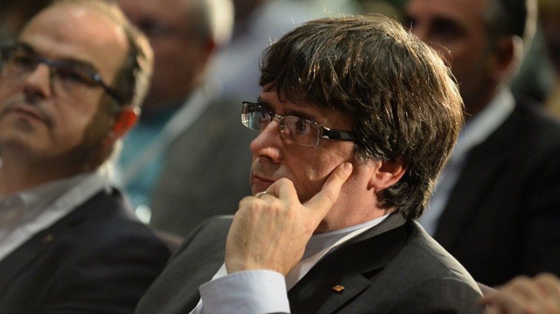 Puigdemont garanteix al PDECat que aixecarà la suspensió de la independència si Rajoy no dialoga